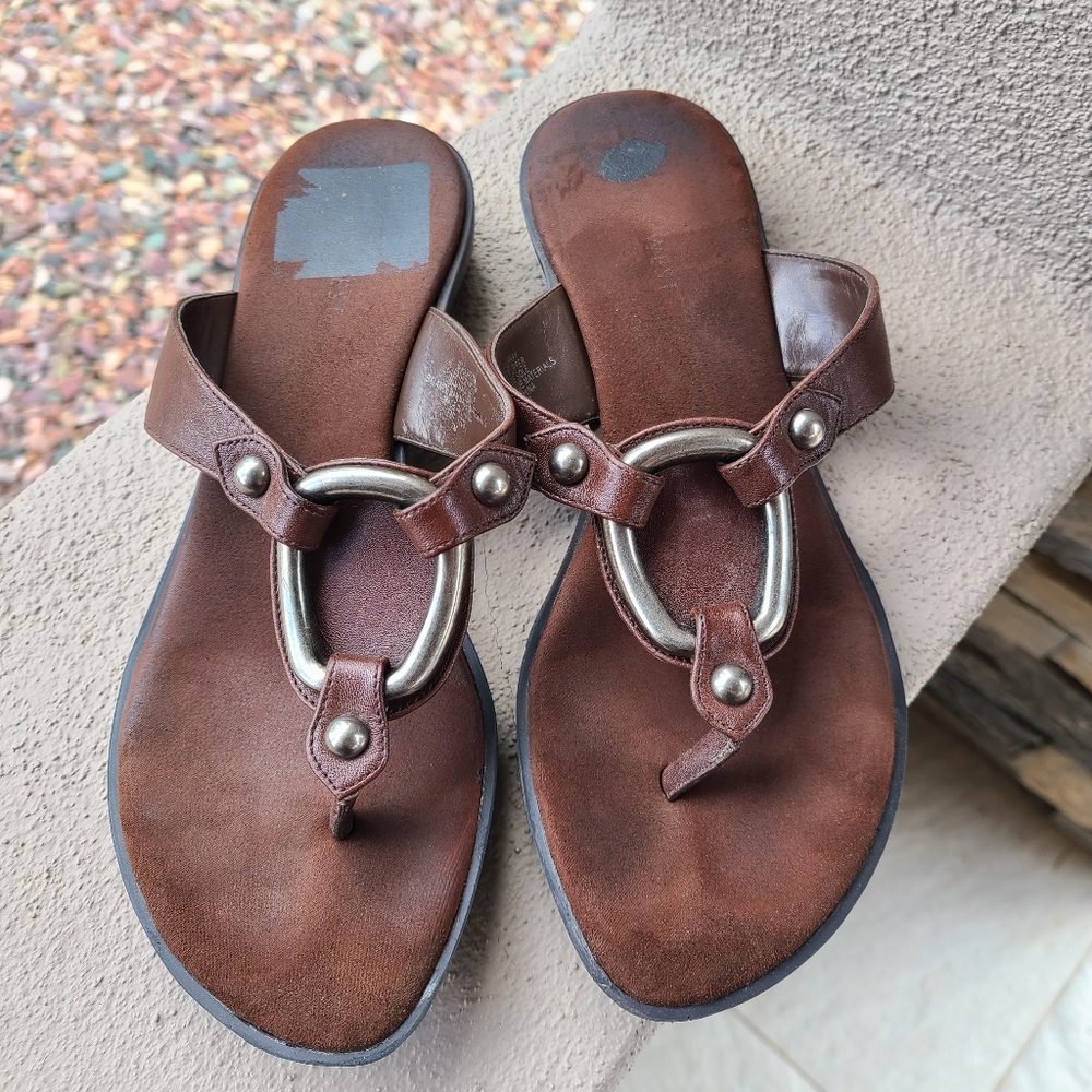 Nine West Brown leather sandals size 7M